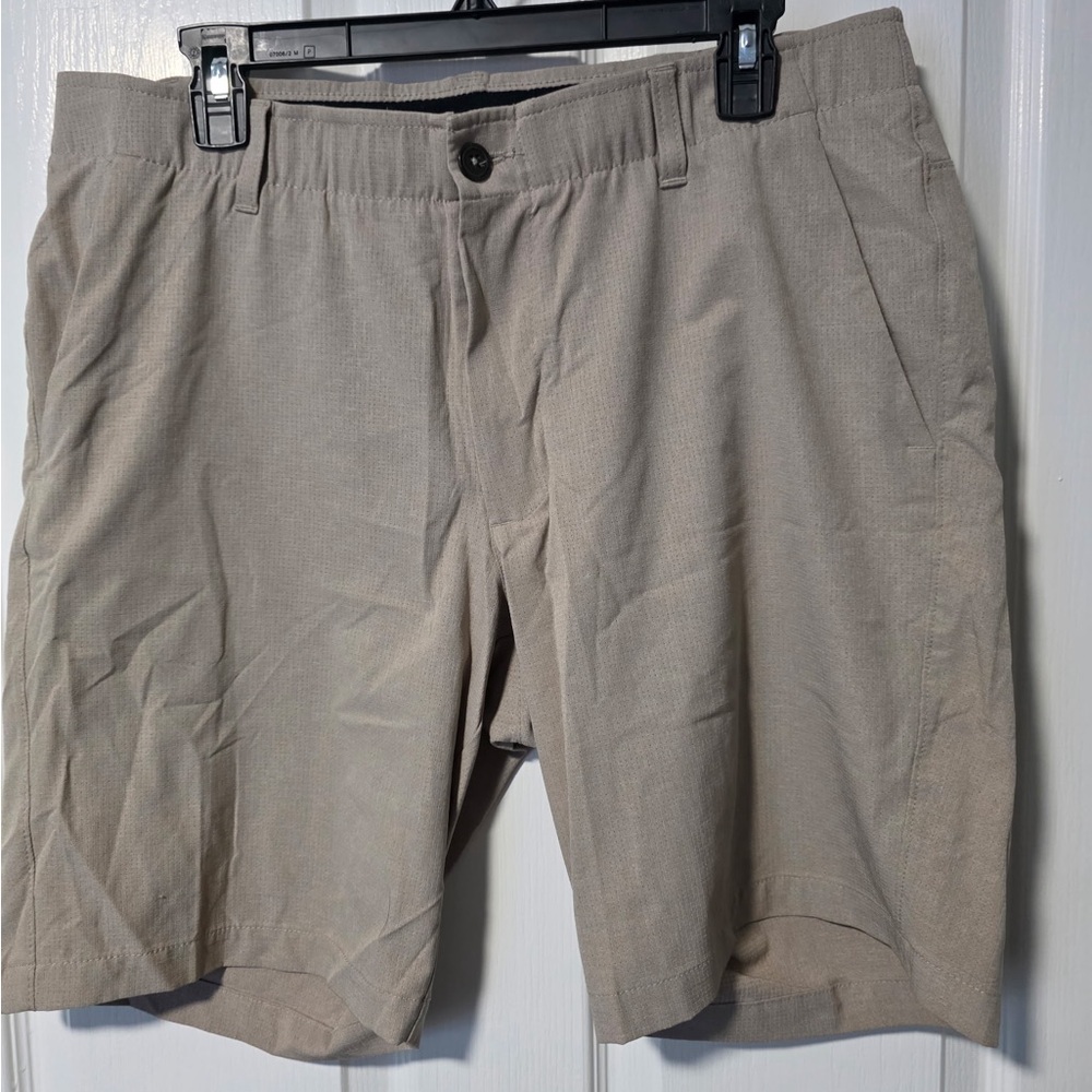 Under Armour Men's Beige/Tan Golf Shorts